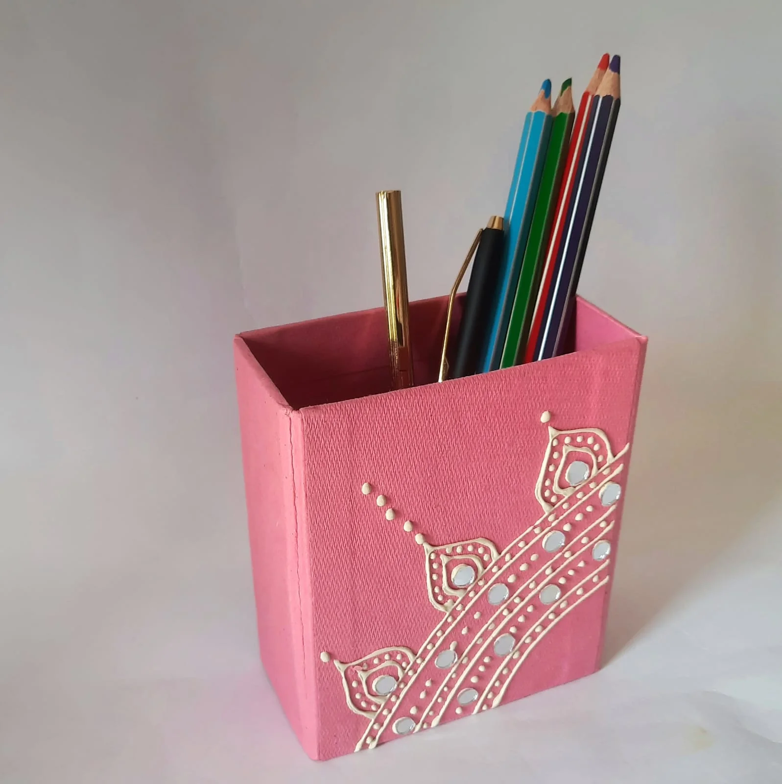 Pen Holder